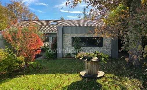 Léognan Xviiith Century Castle Annex Park Swimming Pool Tennis