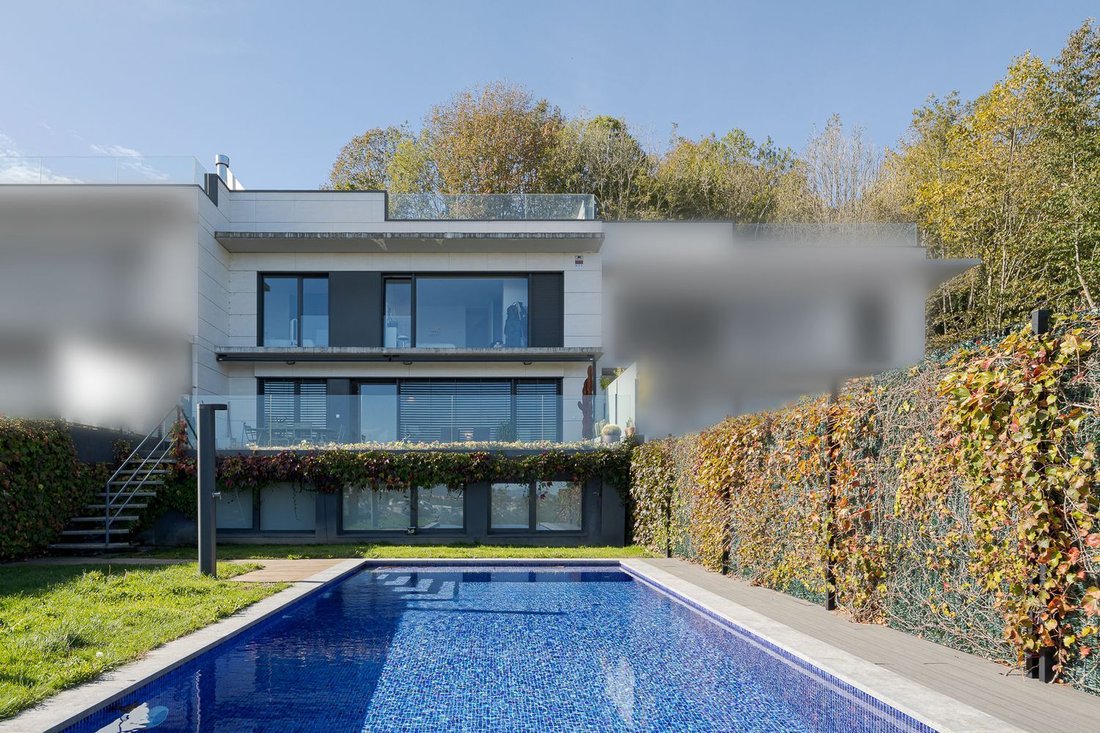 Townhouse in Mendebaldea, Donostia-San Sebastian, Spain 4 - 16571097