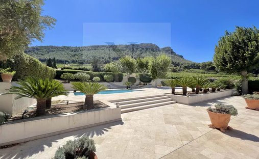 Farm Ranch in Grande Couronne, Cassis, France 1