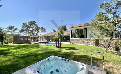 Villa in Beaurecueil, Provence-Alpes-Côte d'Azur, France 1