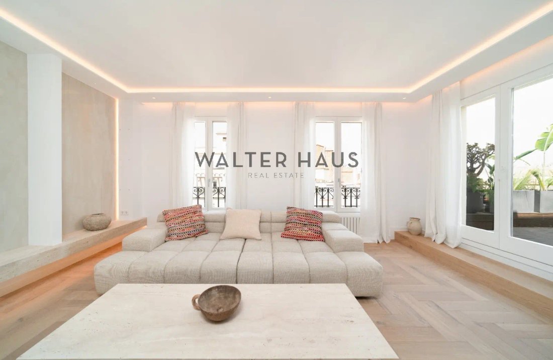 Visual Reference: Luxury Renovated Penthouse With Terrace In A In Eixample Barcelona