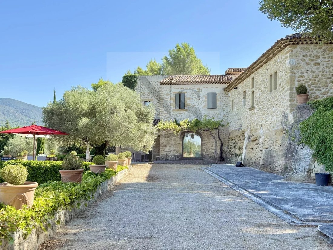 Estate in Lourmarin, Provence-Alpes-Côte d'Azur, France 4 - 15133278