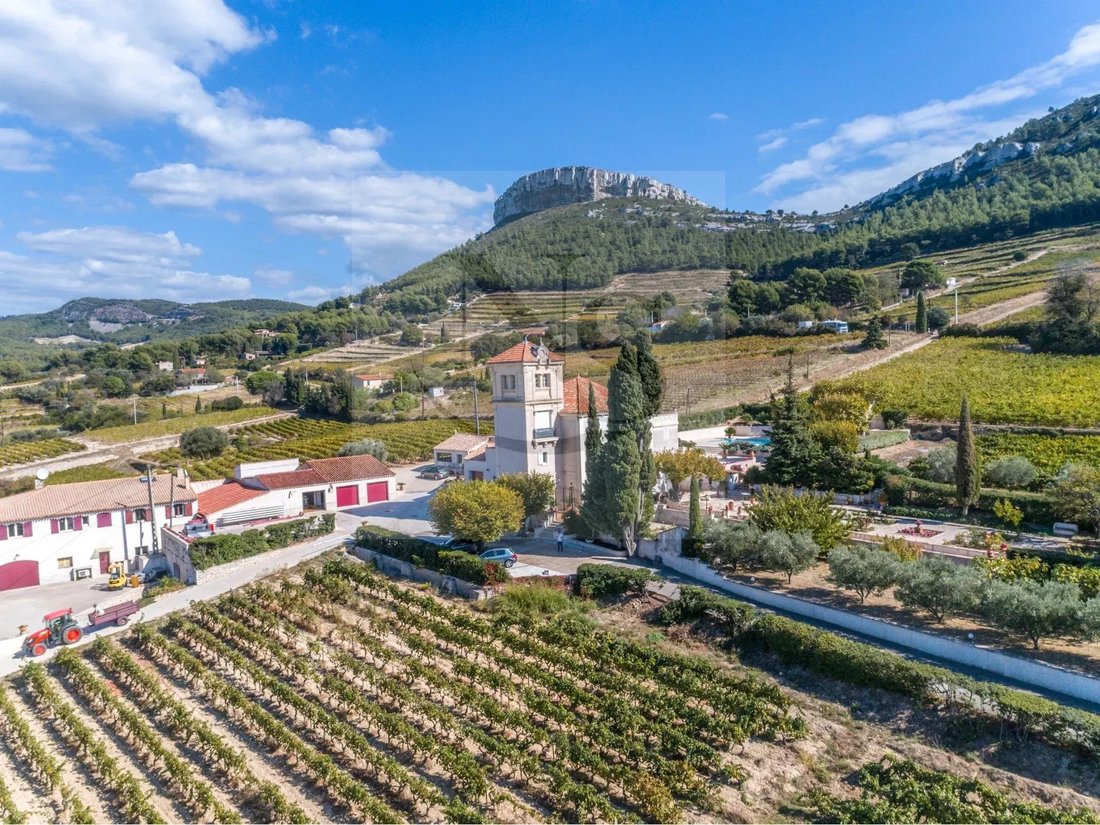 Farm Ranch in Grande Couronne, Cassis, France 2 - 13084594