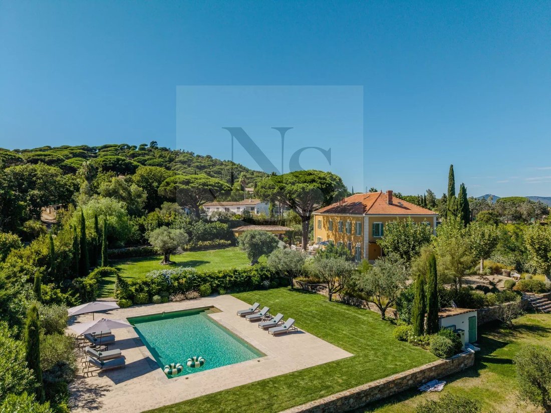Estate in Zone Ouest Urbaine, Saint-Tropez, France 1 - 16279693