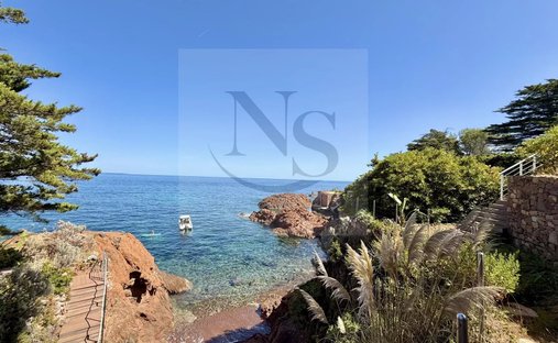 Villa in Le Dramont-Agay-Anthéor-Le Trayas, Saint-Raphaël, France 1