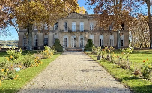 Castle in Grand Sud- Aix la Duranne, Aix-en-Provence, France 1