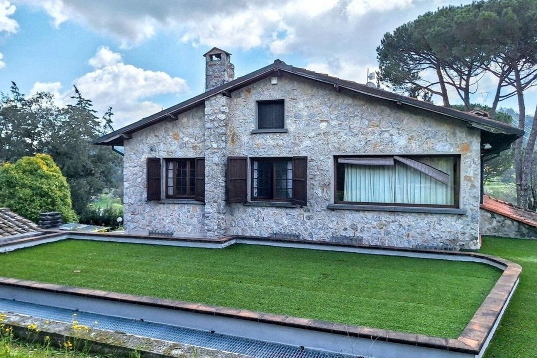 Villa in Camaiore, Tuscany, Italy 5 - 16572312