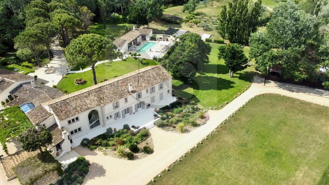 Estate in Maussane-les-Alpilles, Provence-Alpes-Côte d'Azur, France 5 - 12927417