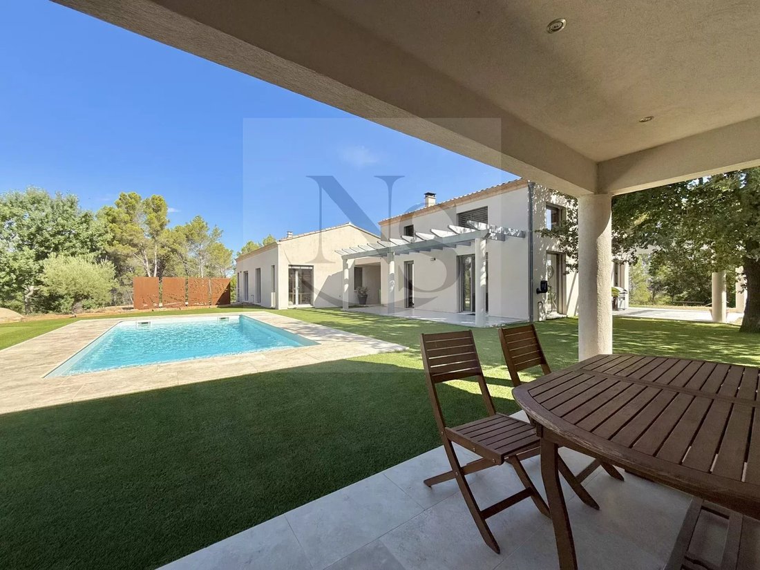 Villa in Trets, Provence-Alpes-Côte d'Azur, France 1 - 15940959