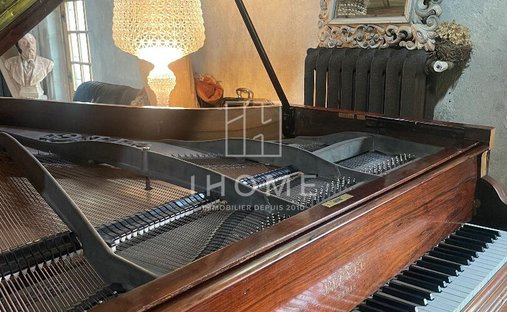 Castle for Sale in Savennières, Pays de la Loire, France