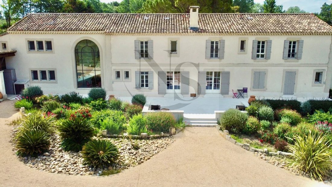 Estate in Maussane-les-Alpilles, Provence-Alpes-Côte d'Azur, France 2 - 12927417