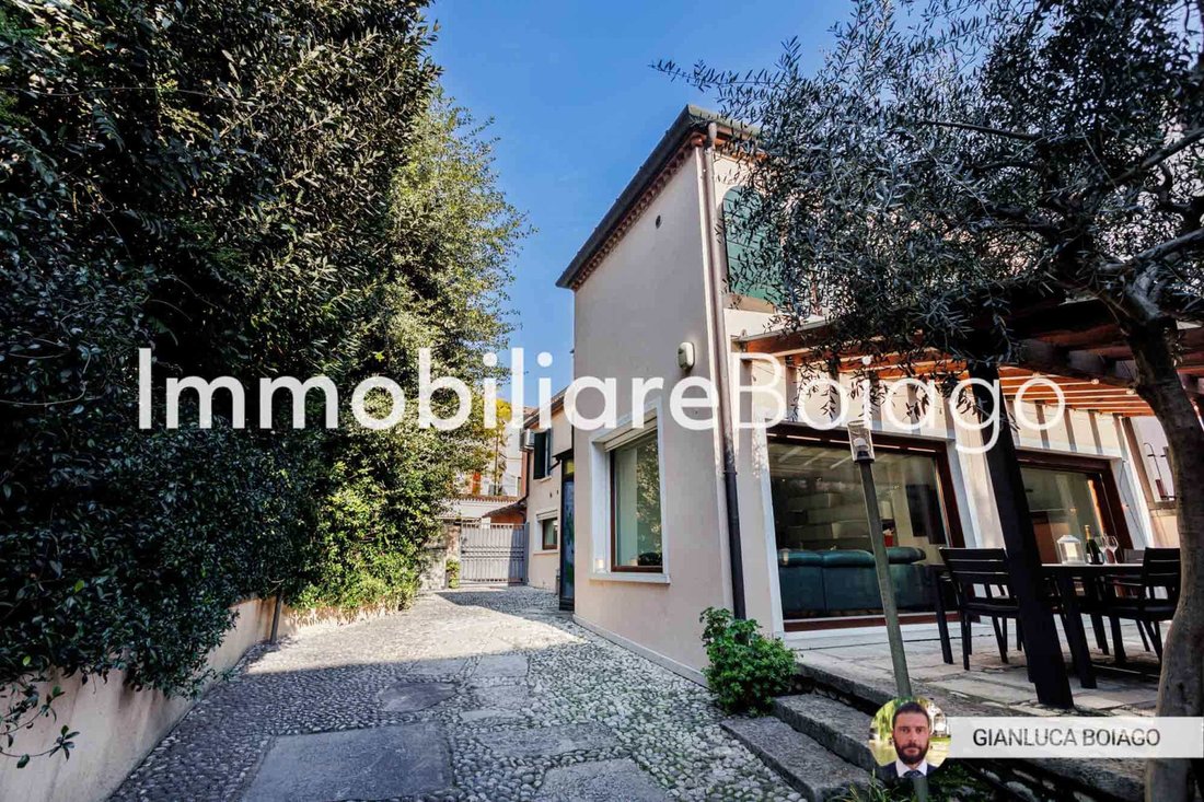House in Piazza Del Grano - Maggiore, Treviso, Italy 2 - 16568947