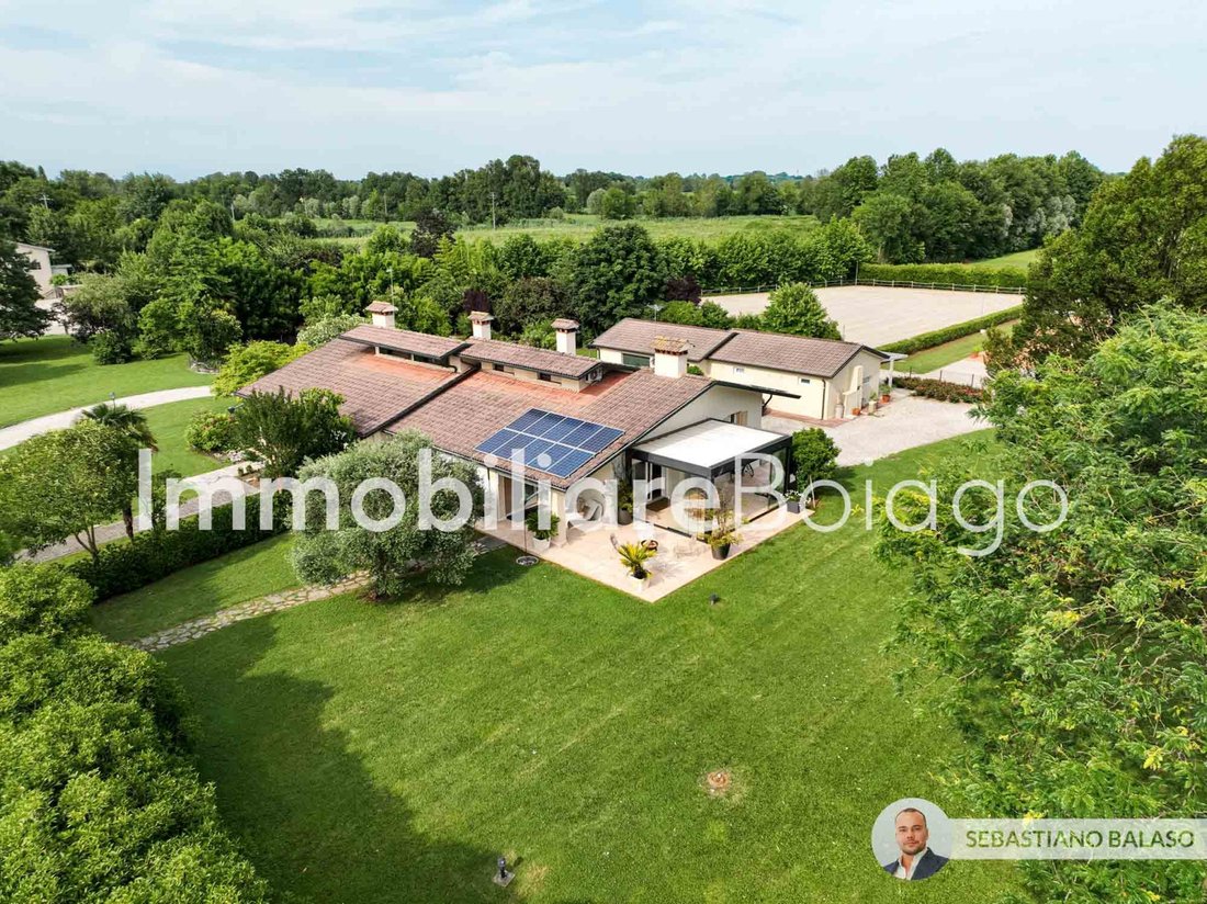 Estate in Villa del Conte, Veneto, Italy 1 - 16569189