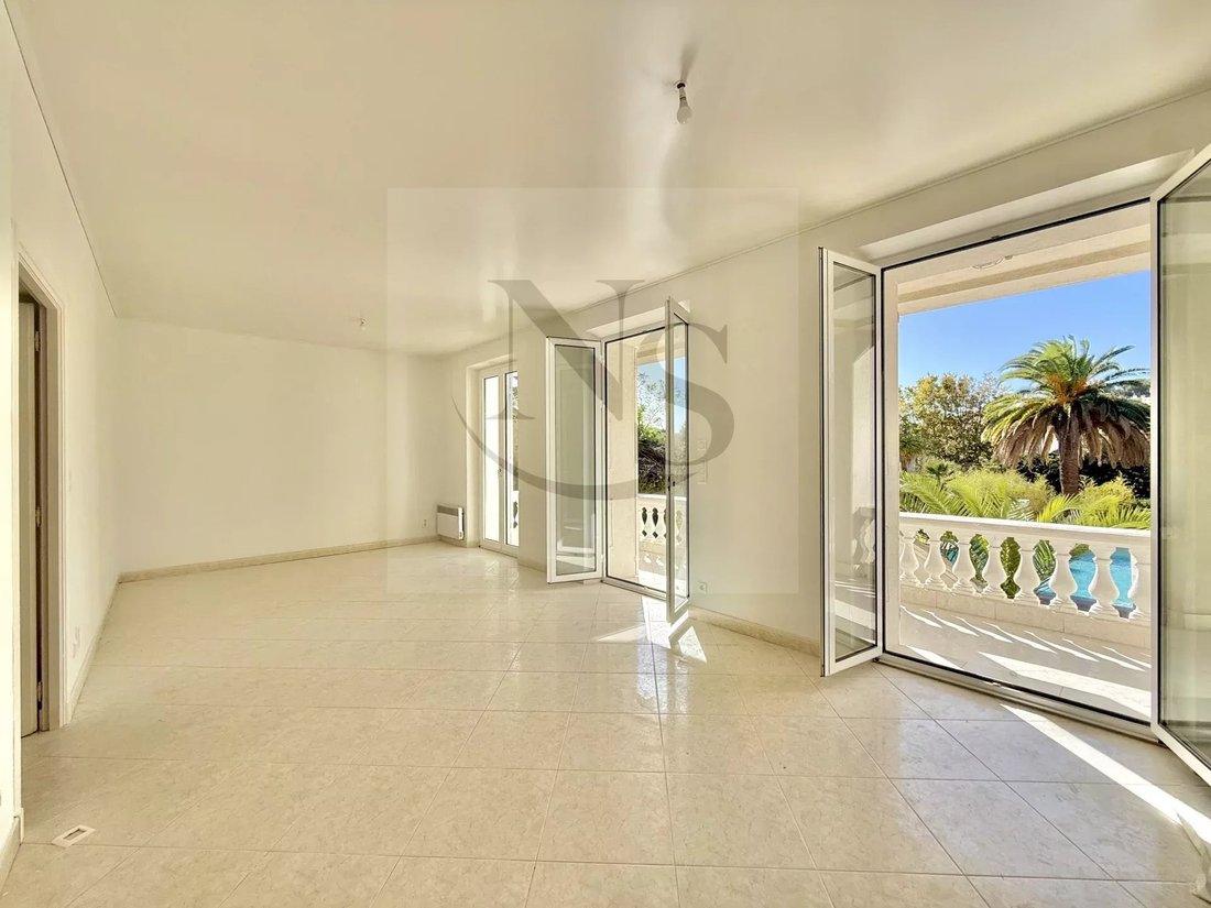 Villa in Beaucours-La Gorguette-La Morvenede, Sanary-sur-Mer, France 5 - 15864573