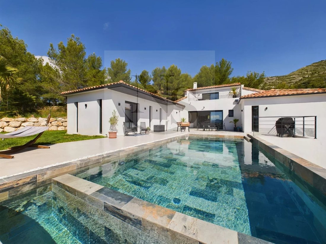 Villa in Puyloubier, Provence-Alpes-Côte d'Azur, France 1 - 14581140