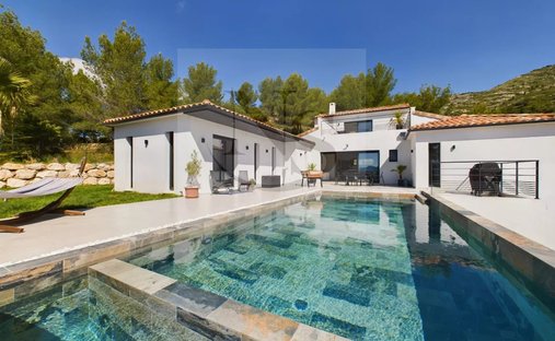 Villa in Puyloubier, Provence-Alpes-Côte d'Azur, France 1