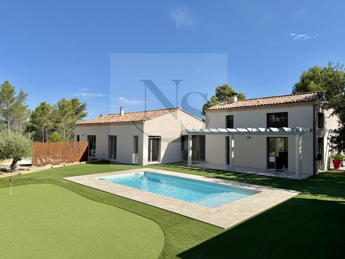 Villa in Trets, Provence-Alpes-Côte d'Azur, France 4 - 15940959