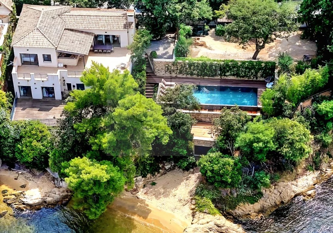 Villa in Zone Est Diffuse, Saint-Tropez, France 2 - 13000015