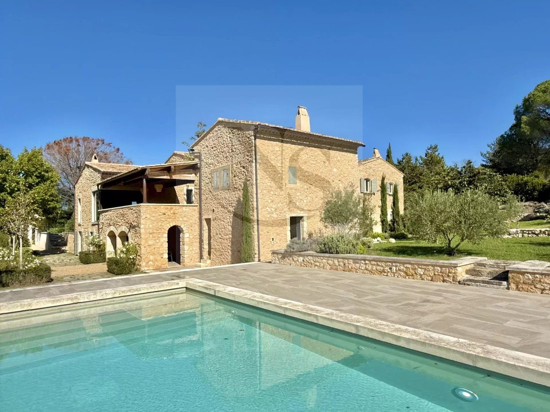 Estate in Bonnieux, Provence-Alpes-Côte d'Azur, France 3 - 16392273