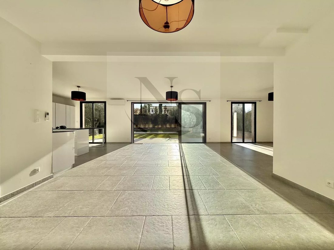 Villa in Granettes-Jauberte-Sainte Anne, Aix-en-Provence, France 4 - 15024193