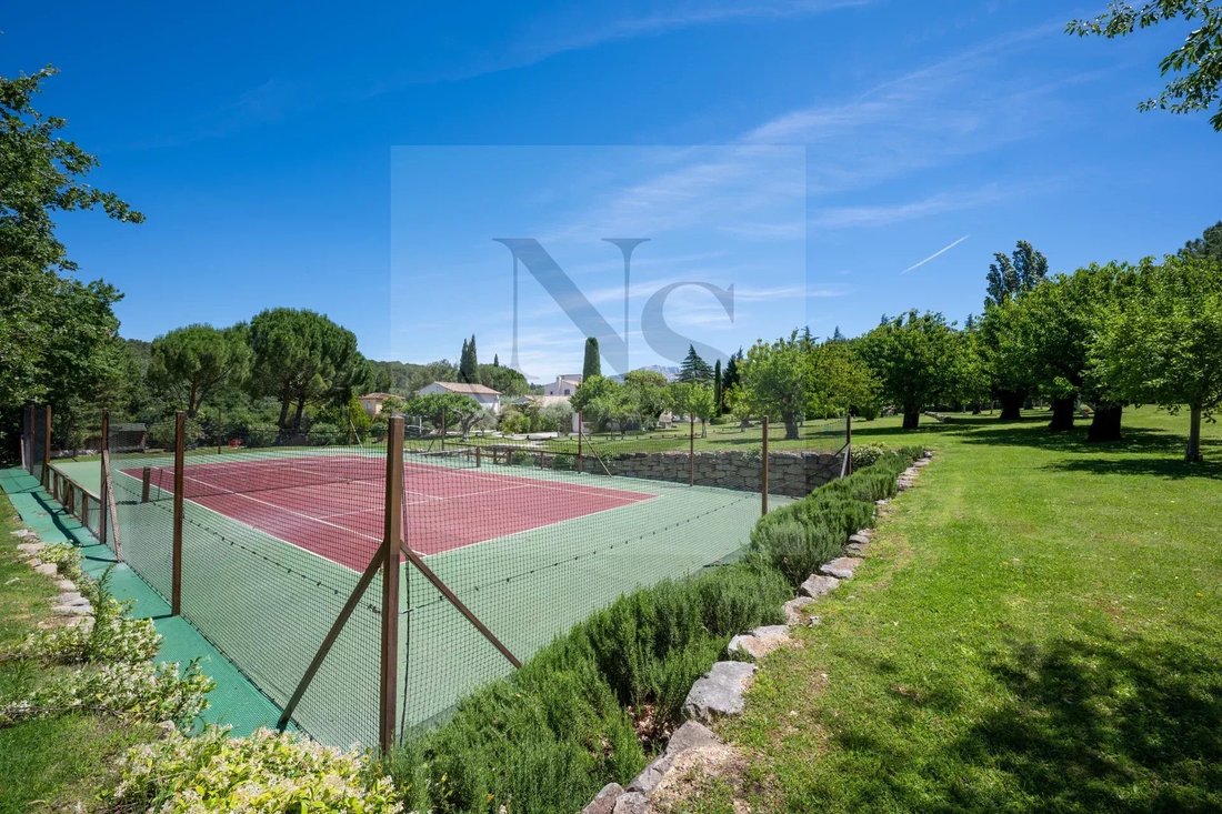 Estate in Est-Repentance-Les Trois Bons Dieux, Aix-en-Provence, France 5 - 15009057