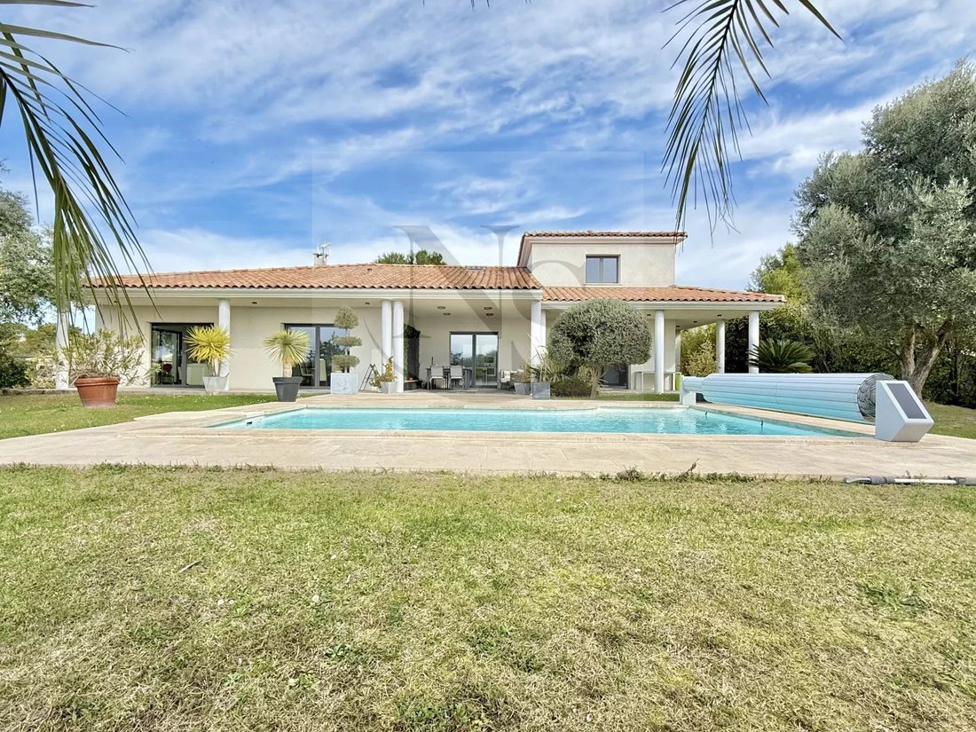 Villa in Ventabren, Provence-Alpes-Côte d'Azur, France 1 - 15275837