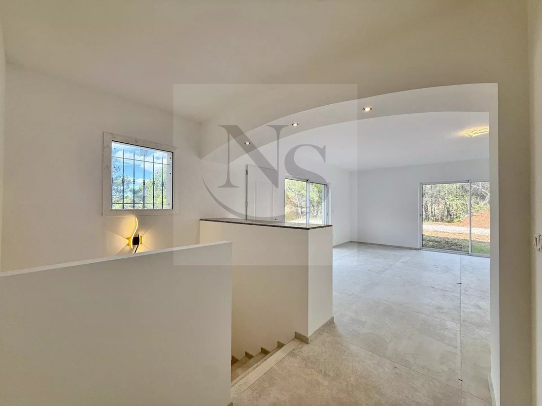 Villa in Châteauneuf-le-Rouge, Provence-Alpes-Côte d'Azur, France 3 - 16494483