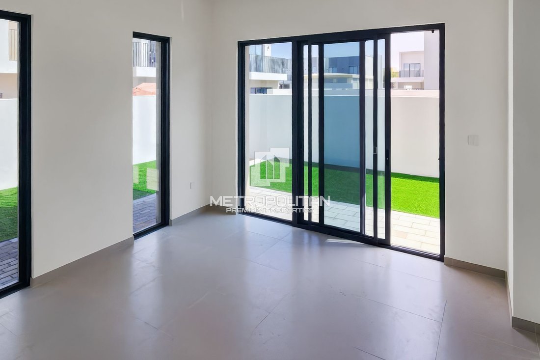 Townhouse in Dubai South Golf District, Dubai, United Arab Emirates 5 - 16570152