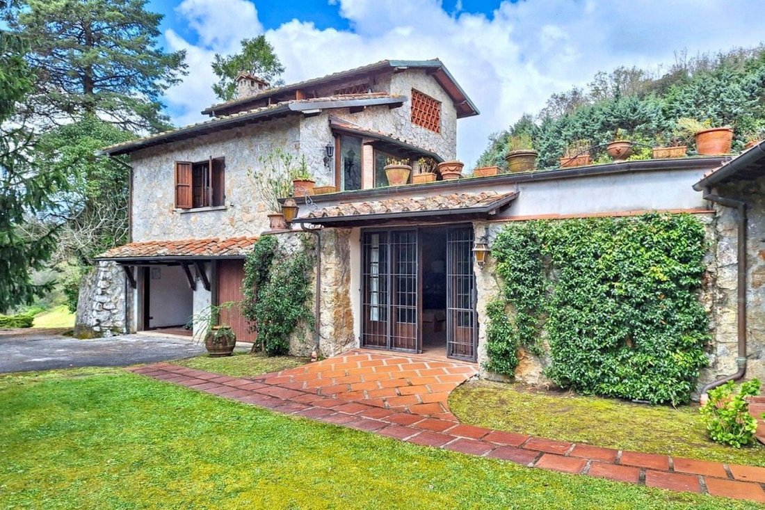 Villa in Camaiore, Tuscany, Italy 3 - 16572312