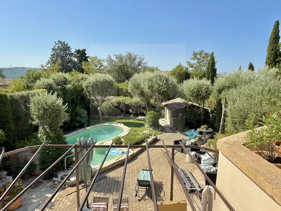 Townhouse in Est-Repentance-Les Trois Bons Dieux, Aix-en-Provence, France 2 - 16057989