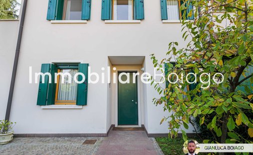 House in Saint Mary Del Rovere, Treviso, Italy 1