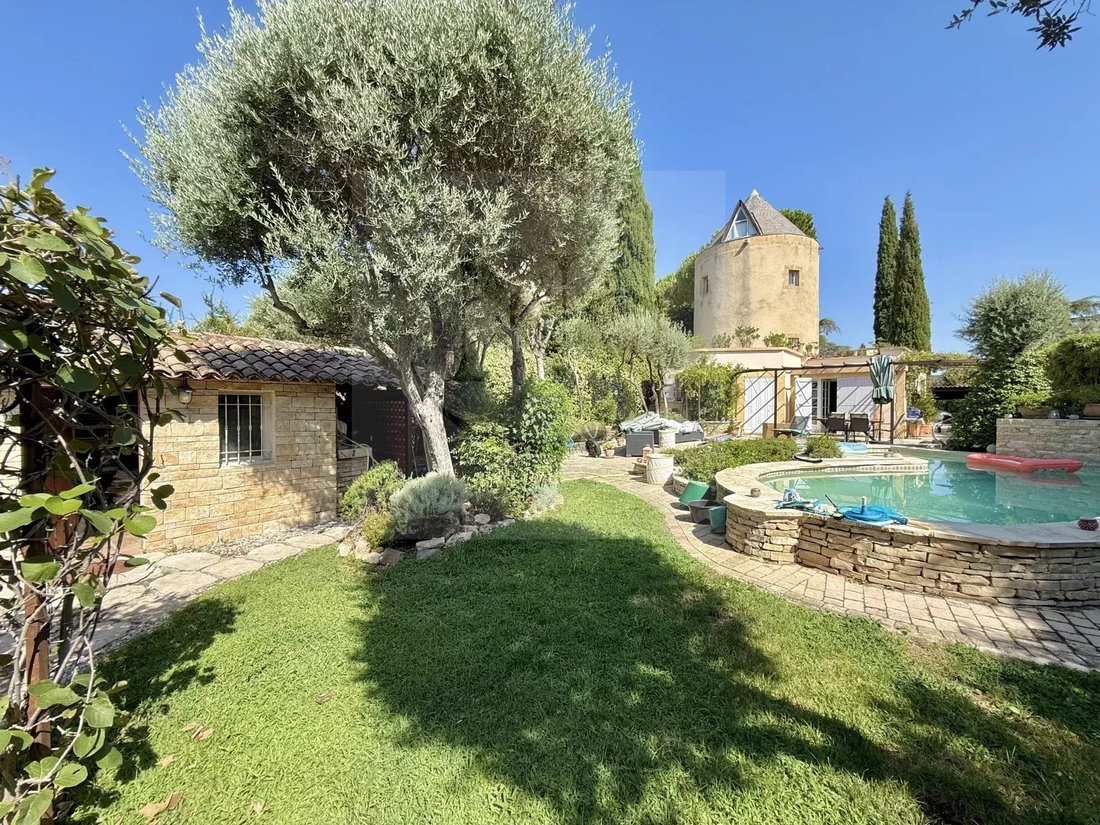 Townhouse in Est-Repentance-Les Trois Bons Dieux, Aix-en-Provence, France 1 - 16057989