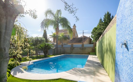 House in Sagunt / Sagunto, Valencian Community, Spain 1