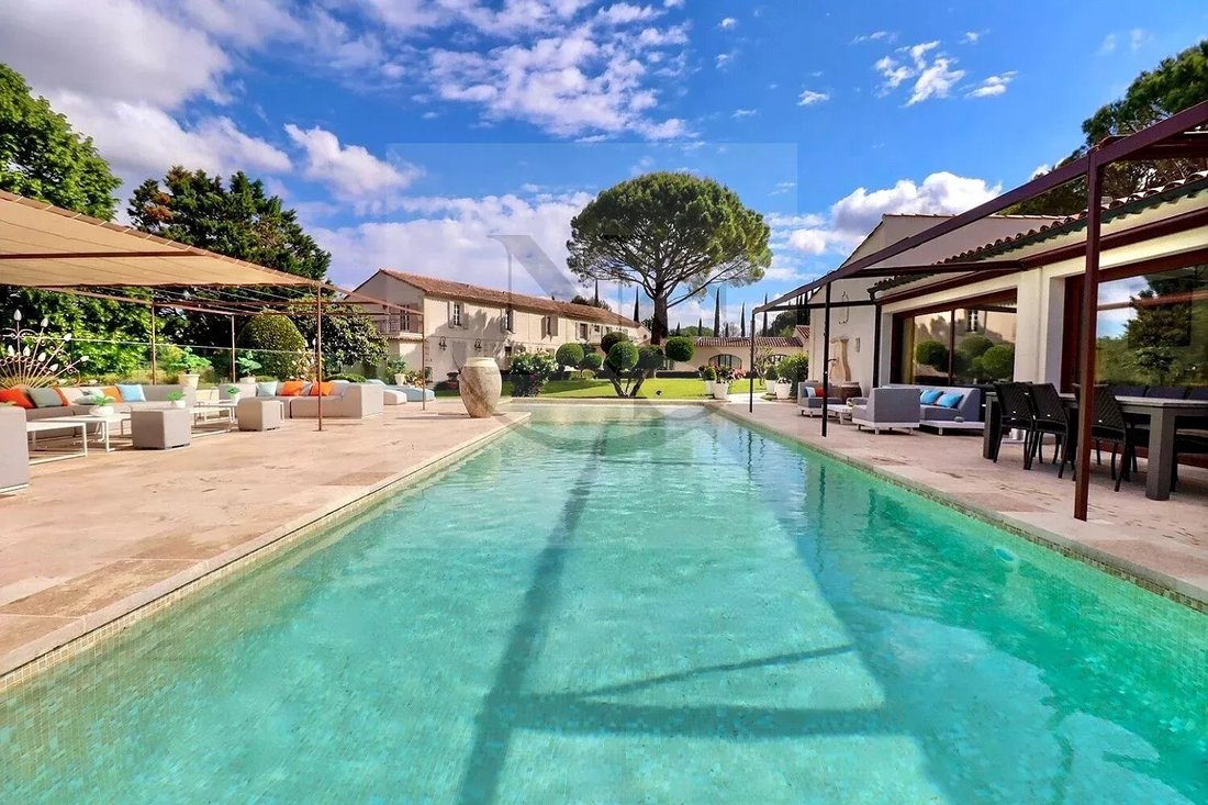 Estate in Maussane-les-Alpilles, Provence-Alpes-Côte d'Azur, France 3 - 12927417