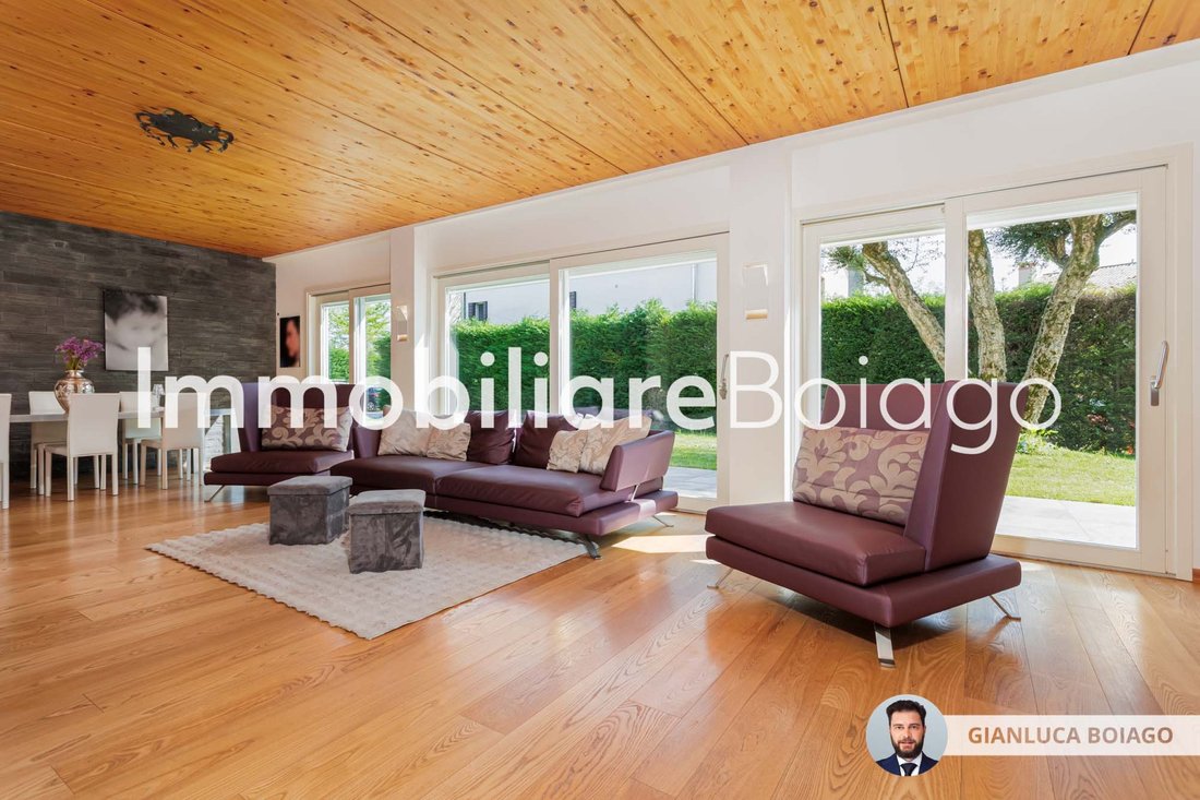 Villa in Paese, Veneto, Italy 3 - 16569139