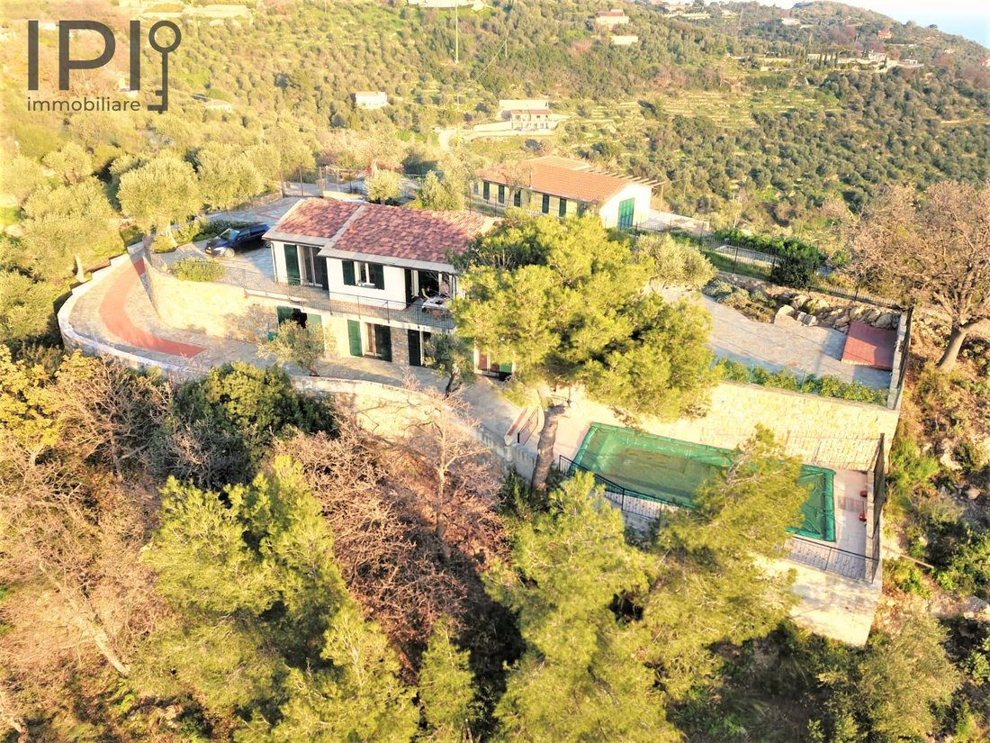 Villa in Porto Maurizio, Imperia, Liguria 1 - 16568858