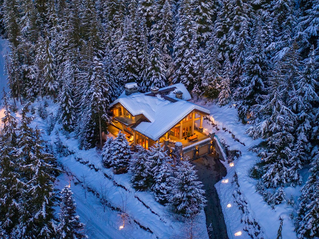 House in Whistler, British Columbia, Canada 1 - 16571973