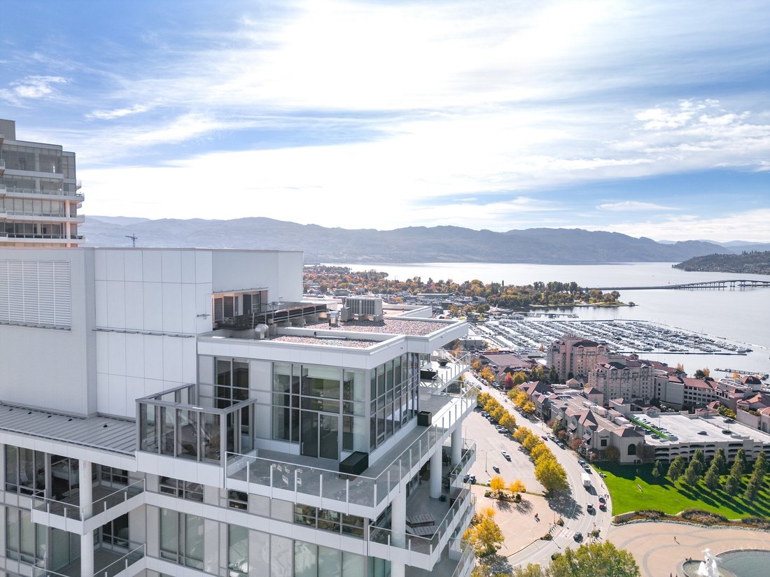 House in Kelowna, British Columbia, Canada 1 - 16572055