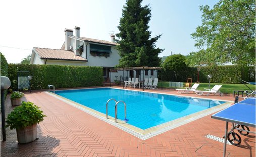 Villa a Volpago del Montello, Veneto, Italia 1