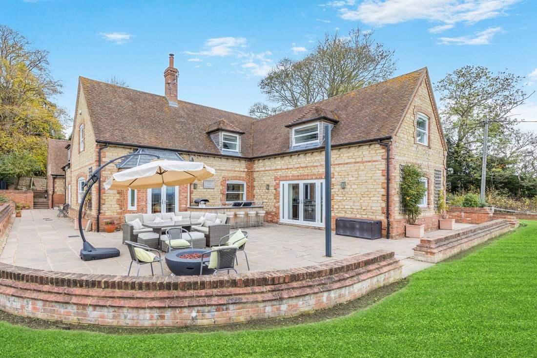 House in Oving, England 5 - 16571132