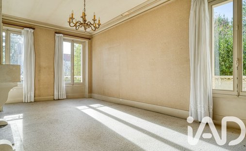 Castle for Sale in Saint-Leu-la-Forêt, Île-de-France, France