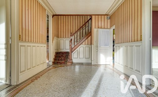 Castle for Sale in Saint-Leu-la-Forêt, Île-de-France, France