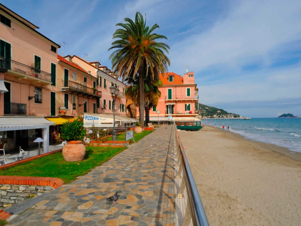Apartment in Central Hill, Alassio, Liguria 1 - 16569131