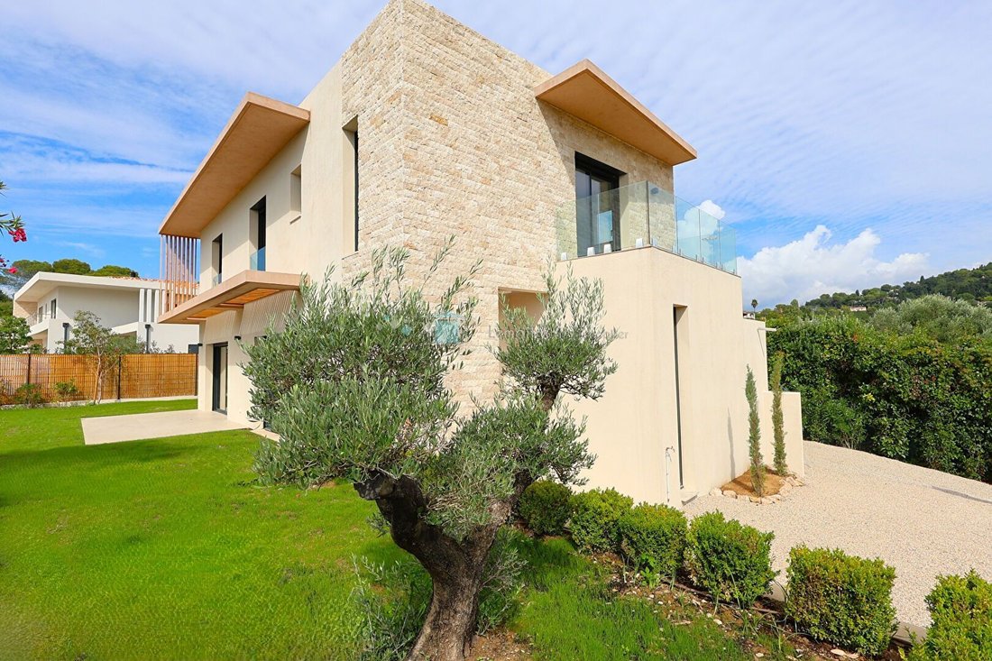Villa in Mougins, Provence-Alpes-Côte d'Azur, France 2 - 16404462