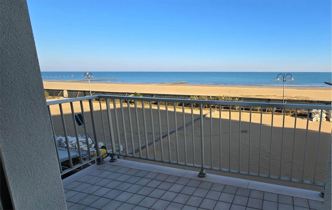 Apartment in Jesolo Town, Jesolo, Veneto 4 - 16568784