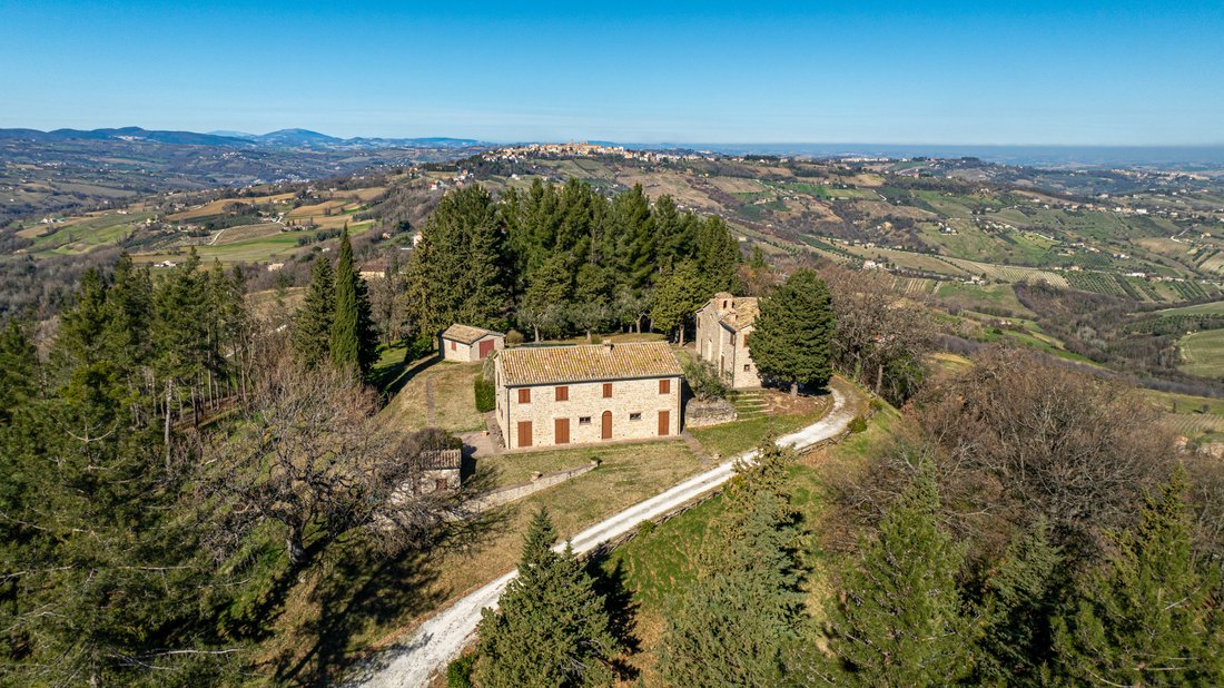 Estate in Cupramontana, Marche, Italy 3 - 16569437