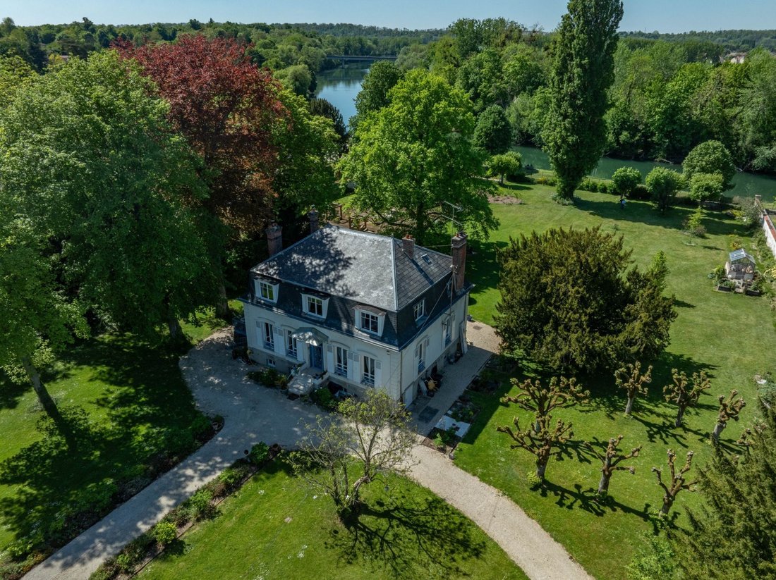 House in Germigny-l'Eveque, Ile-de-France, France 1 - 16572875
