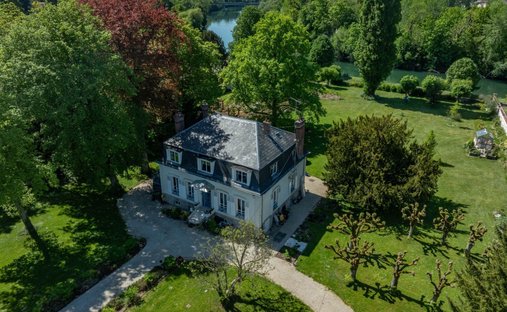 House in Germigny-l'Eveque, Ile-de-France, France 1