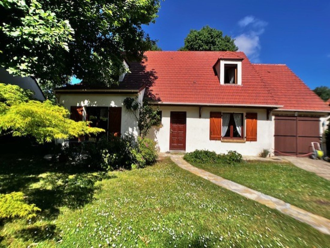 House in Dampierre-en-Yvelines, Ile-de-France, France 2 - 16570991