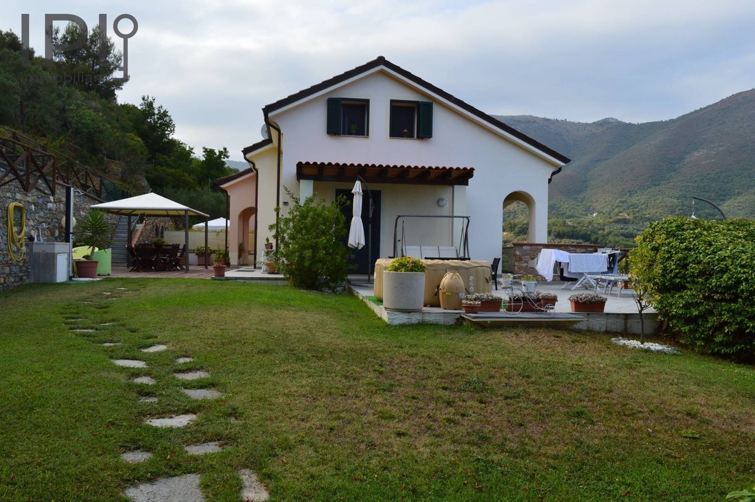 Villa in Cisano sul Neva, Liguria, Italy 1 - 16568790